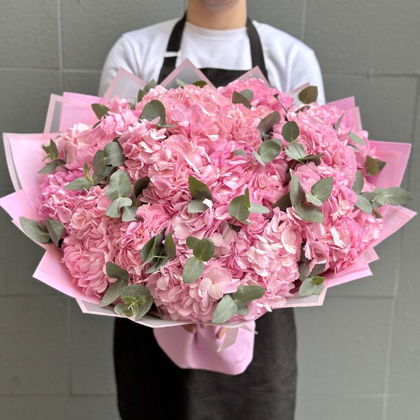 Большой букет розовых гортензий, артикул F1363589 - 8500 рублей, доставка по городу. Flawery - доставка цветов
