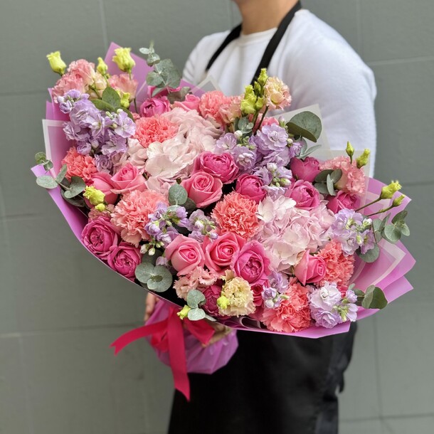 Авторский букет с пионовидными розами, артикул F1434708 - 9000 рублей, доставка по городу. Flawery - доставка цветов