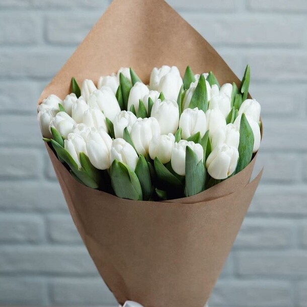 Белоснежные тюльпаны, артикул F108586 - 6050 рублей, доставка по городу. Flawery - доставка цветов