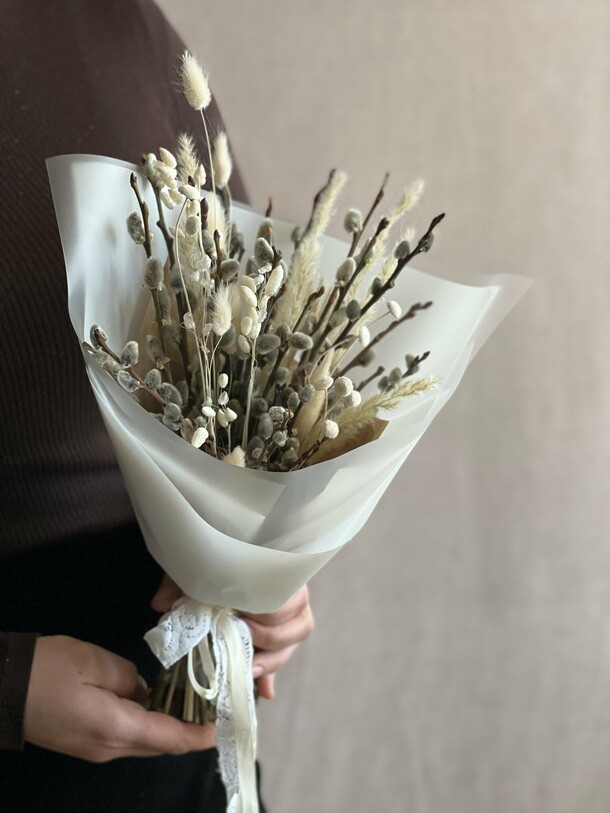 Верба нежная, артикул F1107542 - 1300 рублей, доставка по городу. Flawery - доставка цветов