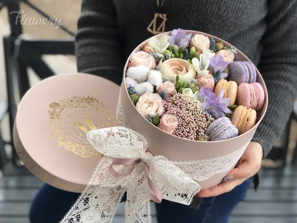 Нежный сюрприз, артикул F37344 - 8700 рублей, доставка по городу. Flawery - доставка цветов