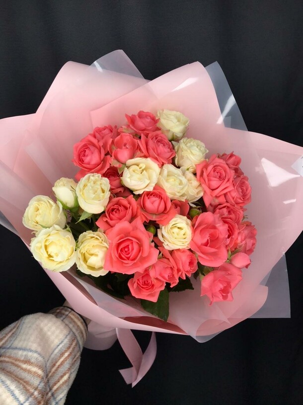 Кустовые розы🌺, артикул F1091423 - 3080 рублей, доставка по городу. Flawery - доставка цветов