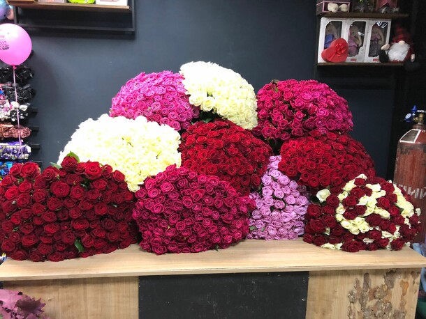 Тысяча роз🌺, артикул F1091595 - 209000 рублей, доставка по городу. Flawery - доставка цветов
