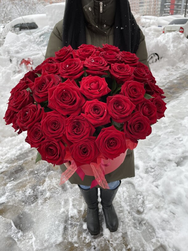 Красные розы в коробке🌺, артикул F1093200 - 11880 рублей, доставка по городу. Flawery - доставка цветов