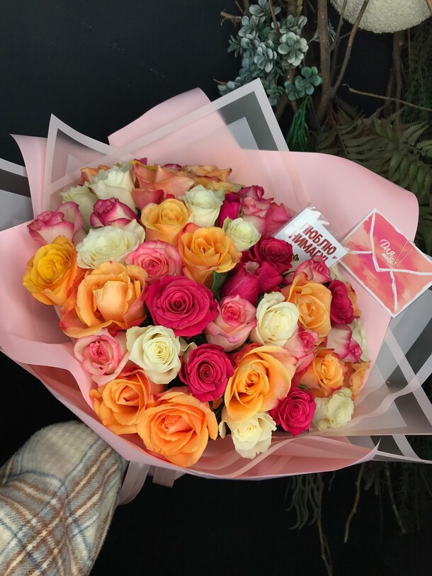 Микс роз🌸, артикул F1100791 - 5940 рублей, доставка по городу. Flawery - доставка цветов