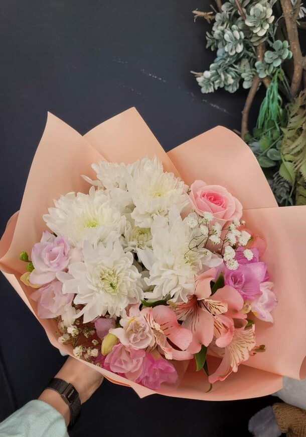 Букет летний🌸, артикул F1107140 - 2310 рублей, доставка по городу. Flawery - доставка цветов