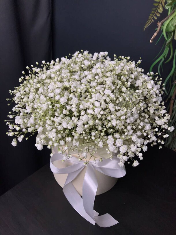 Композиция с гипсофилой🌸, артикул F1107294 - 2640 рублей, доставка по городу. Flawery - доставка цветов