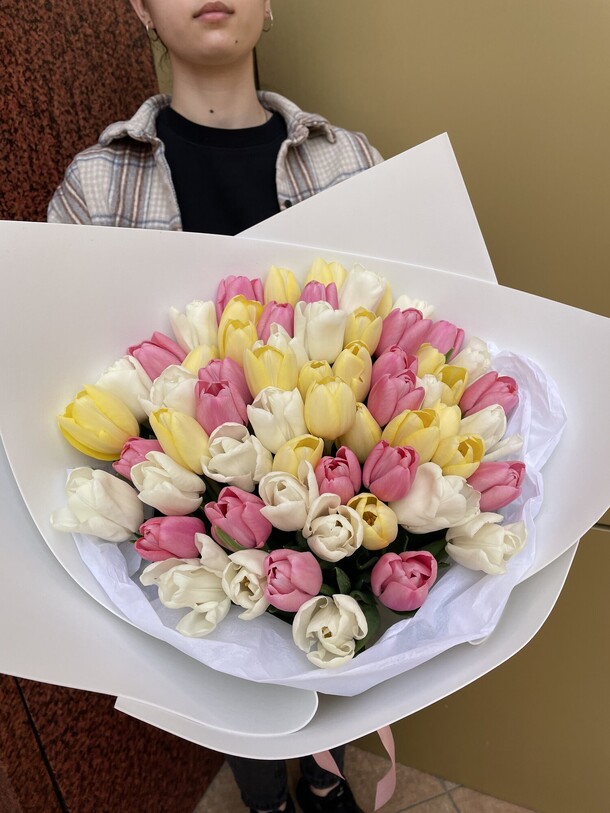 Микс из тюльпанов🌸, артикул F1110268 - 13200 рублей, доставка по городу. Flawery - доставка цветов