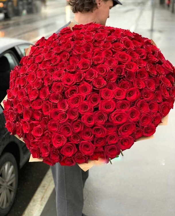 Красная роза 201 шт🌸, артикул F1261264 - 59400 рублей, доставка по городу. Flawery - доставка цветов