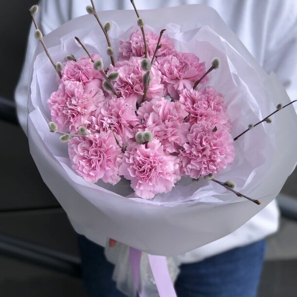 Розовые диантусы и верба🌸, артикул F1276387 - 3740 рублей, доставка по городу. Flawery - доставка цветов