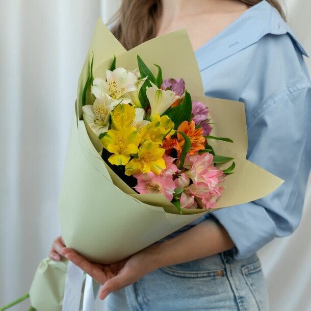 5 альстромерий микс, артикул F1434879 - 1980 рублей, доставка по городу. Flawery - доставка цветов