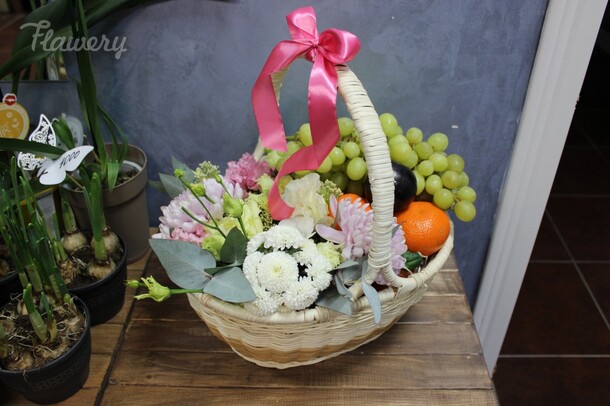 Сладкие мотивы🌸, артикул F28545 - 7370 рублей, доставка по городу. Flawery - доставка цветов