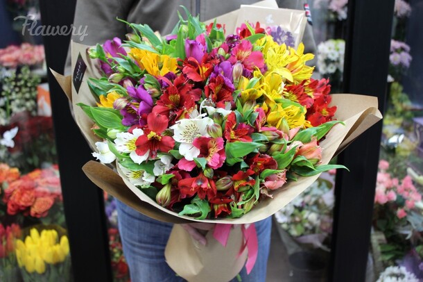 Букет из альстромерии🌸, артикул F31112 - 7040 рублей, доставка по городу. Flawery - доставка цветов