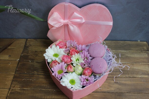 Сердце🌸, артикул F31169 - 3410 рублей, доставка по городу. Flawery - доставка цветов