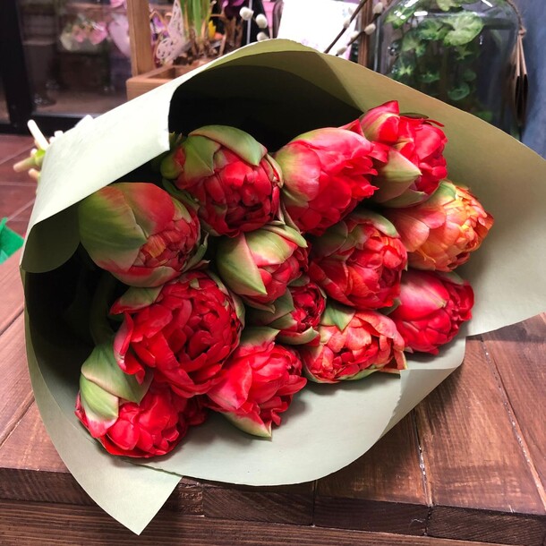 Пионовидные тюльпаны, артикул F33370 - 4685 рублей, доставка по городу. Flawery - доставка цветов