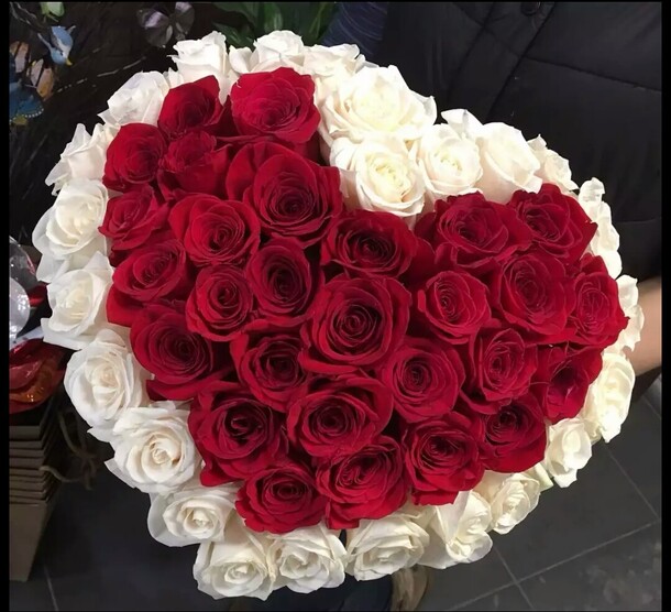 Сердце из роз🌺, артикул F37159 - 15950 рублей, доставка по городу. Flawery - доставка цветов