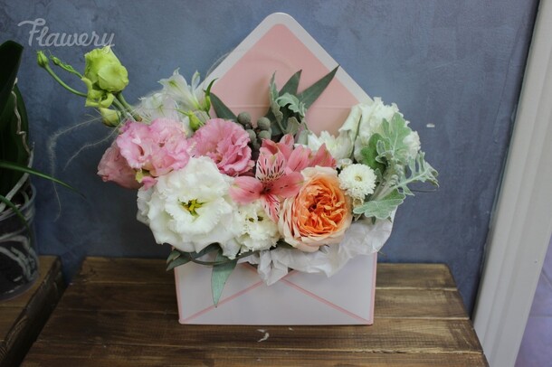 Цветочное письмо🌸, артикул F38513 - 3740 рублей, доставка по городу. Flawery - доставка цветов