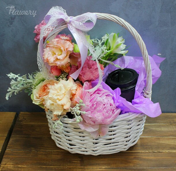 Корзина с ароматом кофе🌸, артикул F42670 - 3740 рублей, доставка по городу. Flawery - доставка цветов