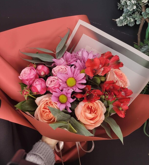 Яркая звезда🌸, артикул F47651 - 2915 рублей, доставка по городу. Flawery - доставка цветов