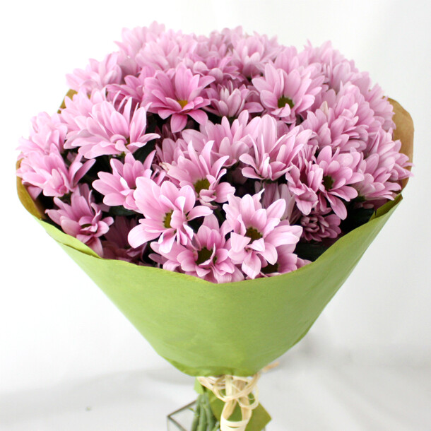 Букет с кустовой хризантемой🌸, артикул F50499 - 3410 рублей, доставка по городу. Flawery - доставка цветов