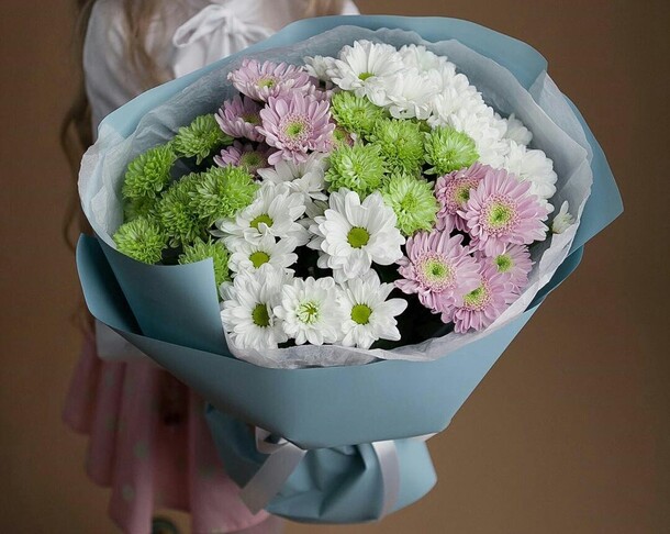Букет из кустовой хризантемы🌸, артикул F50500 - 4510 рублей, доставка по городу. Flawery - доставка цветов