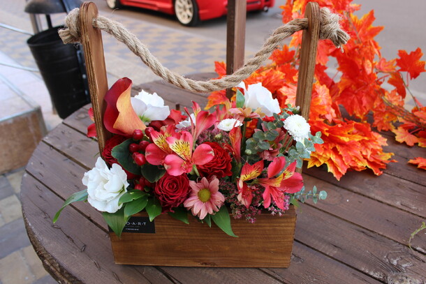 Композиция в ящике, артикул F53777 - 4978 рублей, доставка по городу. Flawery - доставка цветов