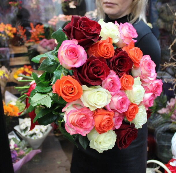 Стильный дизайн🌺, артикул F55877 - 8690 рублей, доставка по городу. Flawery - доставка цветов