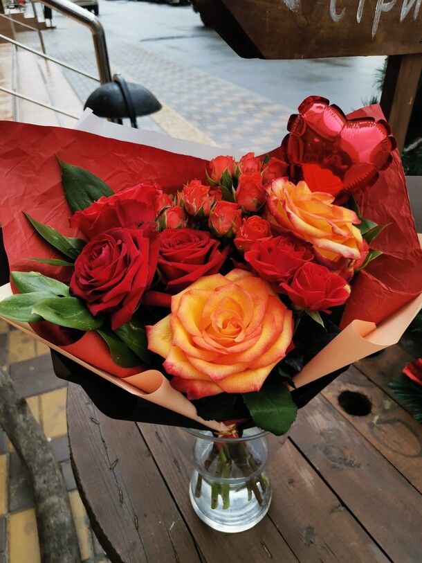 Сердечные истории, артикул F65253 - 4606 рублей, доставка по городу. Flawery - доставка цветов