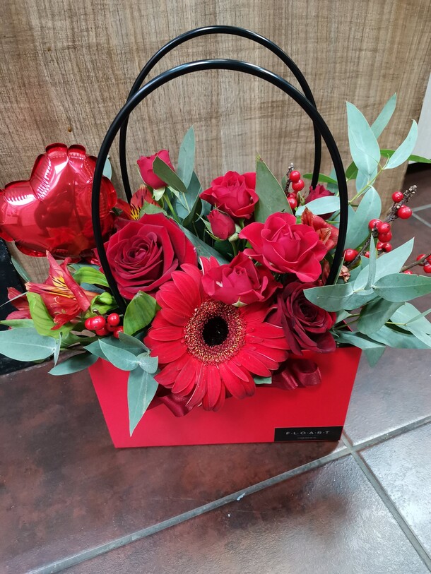 Сердце в огне🌸, артикул F65256 - 3520 рублей, доставка по городу. Flawery - доставка цветов