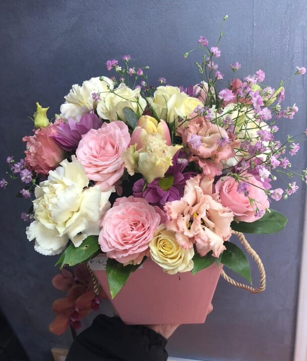 Яркий сад🌸, артикул F76220 - 3190 рублей, доставка по городу. Flawery - доставка цветов