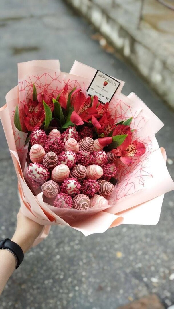 Сладкий поцелуй, артикул F1104596 - 4590 рублей, доставка по городу. Flawery - доставка цветов