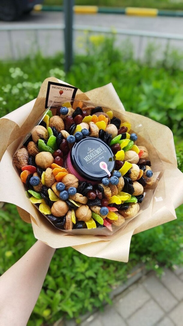 Букет из сухофруктов, артикул F1130127 - 4290 рублей, доставка по городу. Flawery - доставка цветов