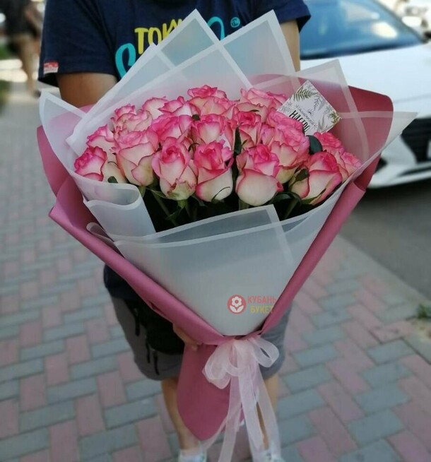 Букет роз сорта джумилия, 25 шт, артикул F1138934 - 6190 рублей, доставка по городу. Flawery - доставка цветов