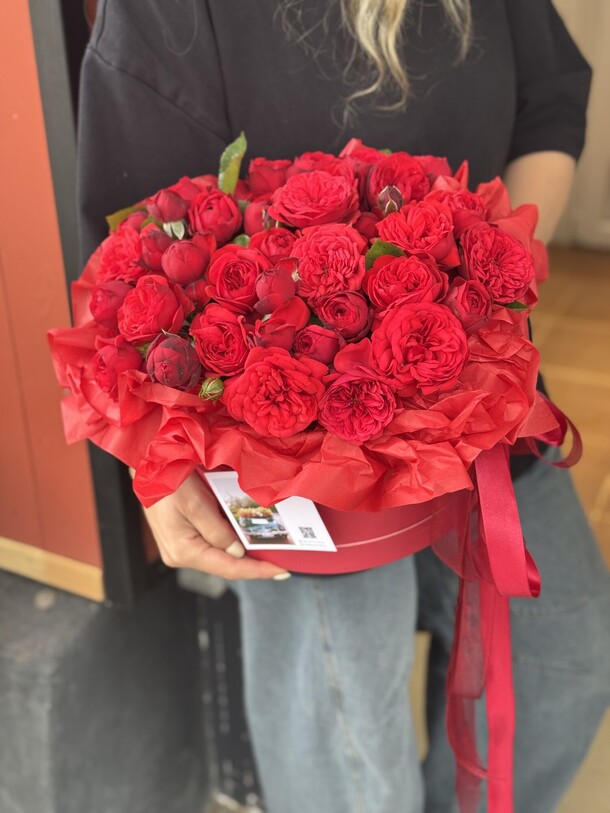 Розы в коробке, артикул F1432248 - 8650 рублей, доставка по городу. Flawery - доставка цветов