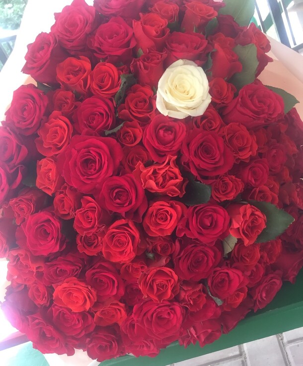 101 роза, артикул F33856 - 47000 рублей, доставка по городу. Flawery - доставка цветов