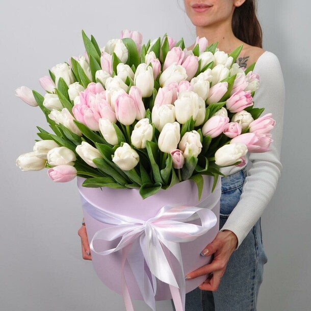 Тюльпаны в коробке (101 тюльпан), артикул F1168805 - 29500 рублей, доставка по городу. Flawery - доставка цветов