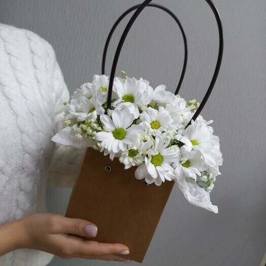 Цветы в коробке, артикул F1165196 - 3050 рублей, доставка по городу. Flawery - доставка цветов