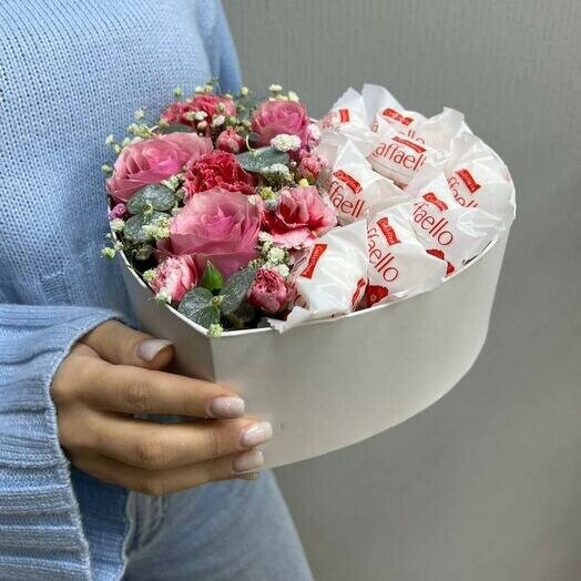 Цветы с рафаэлло, артикул F1165801 - 2800 рублей, доставка по городу. Flawery - доставка цветов