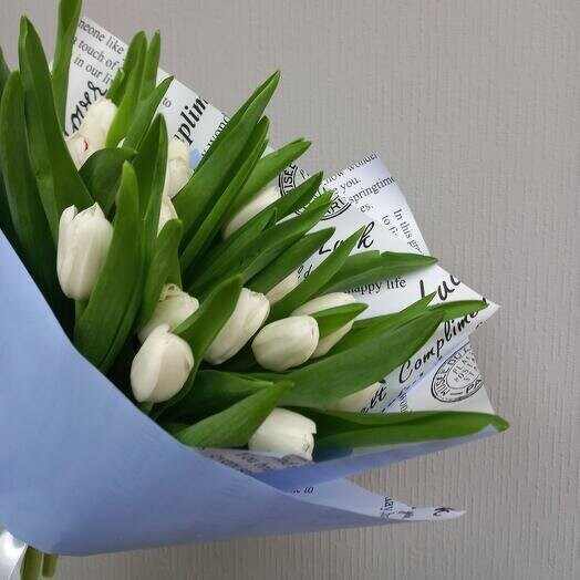 Букет из тюльпанов, артикул F1165812 - 4350 рублей, доставка по городу. Flawery - доставка цветов