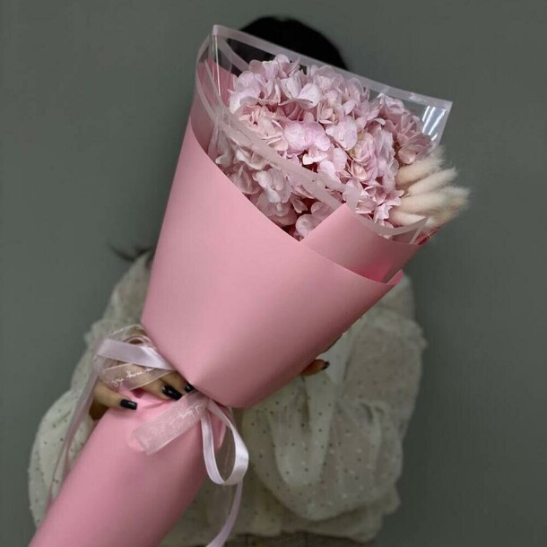 Комплимент из гортензии, артикул F1241869 - 1700 рублей, доставка по городу. Flawery - доставка цветов