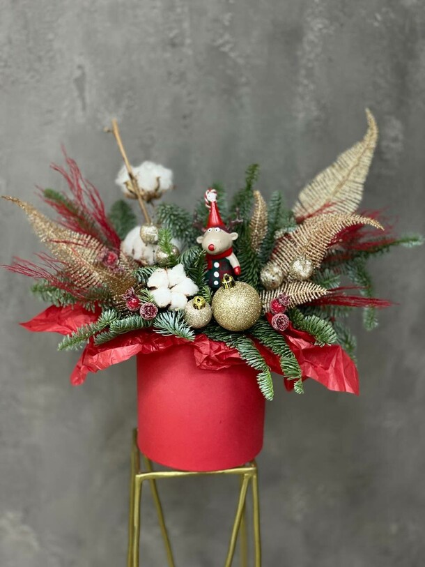 Новогодняя композиция, артикул F1358353 - 3000 рублей, доставка по городу. Flawery - доставка цветов