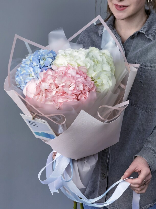 Микс гортензий, артикул F1097593 - 2944 рублей, доставка по городу. Flawery - доставка цветов