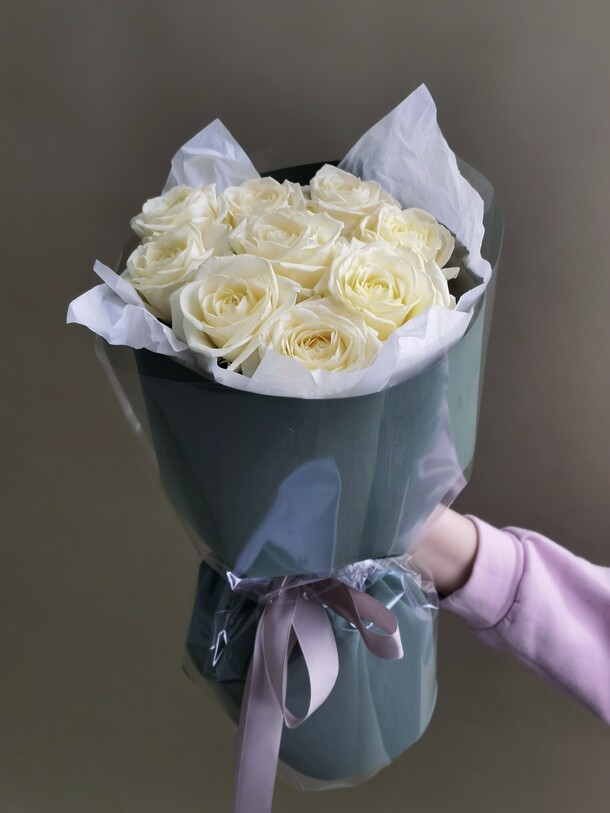 9 белых роз, артикул F1115913 - 2900 рублей, доставка по городу. Flawery - доставка цветов