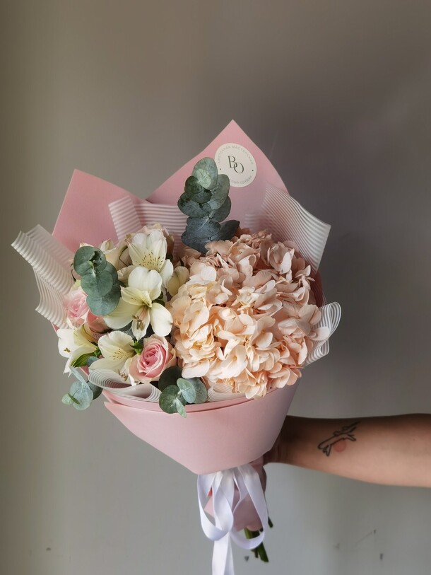 Авторский букет #1, артикул F1427773 - 2790 рублей, доставка по городу. Flawery - доставка цветов