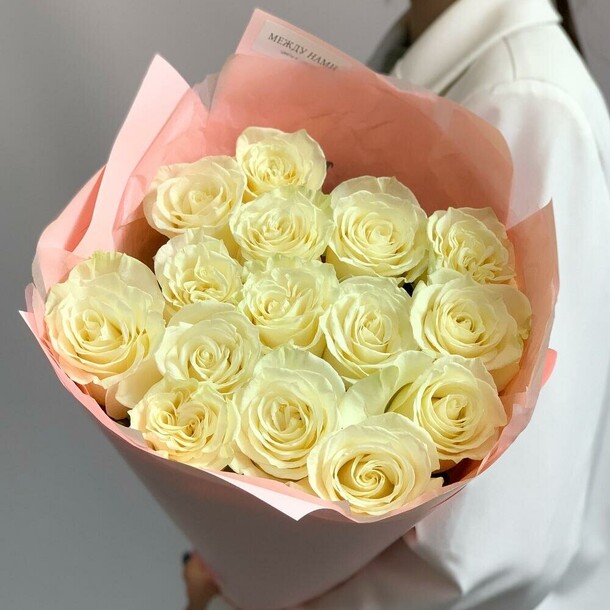 🎀 15 белых роз (е008), артикул F1461663 - 4985 рублей, доставка по городу. Flawery - доставка цветов