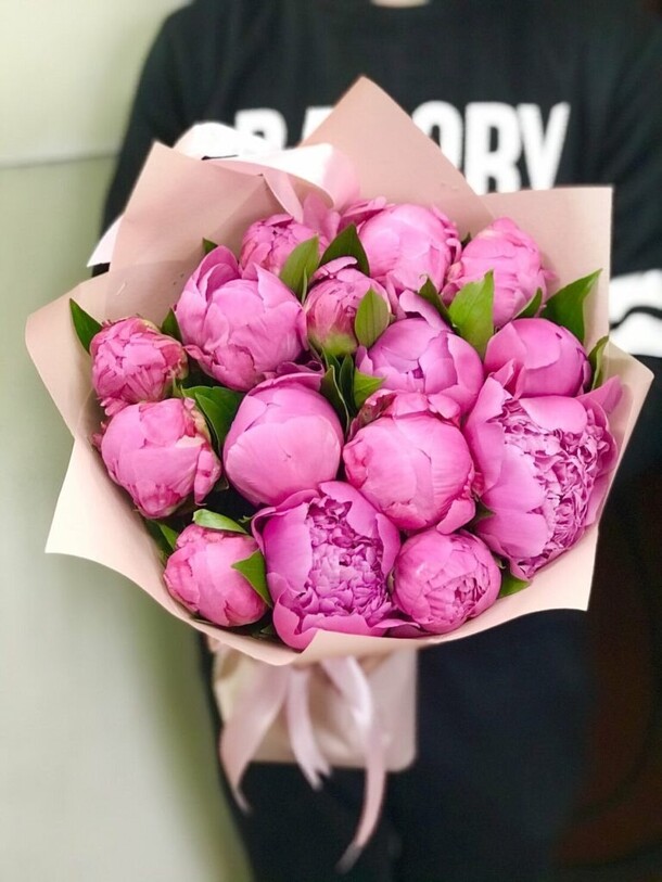 Букет пионов, артикул F1118205 - 21054 рублей, доставка по городу. Flawery - доставка цветов