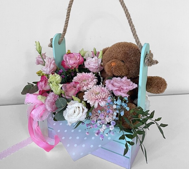 Цветы с мишкой, артикул F1124564 - 5203 рублей, доставка по городу. Flawery - доставка цветов