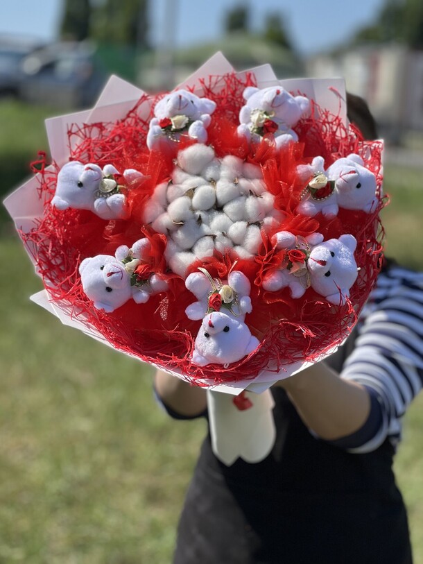 Букет из мягких игрушек, артикул F1125671 - 3794 рублей, доставка по городу. Flawery - доставка цветов