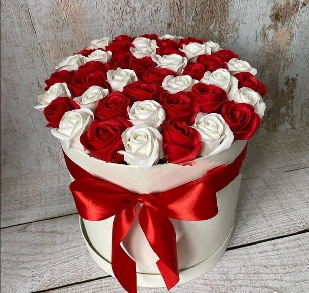 Мыльные розы в коробке, артикул F1127592 - 6389 рублей, доставка по городу. Flawery - доставка цветов