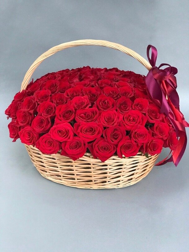 101 роза в корзинке, артикул F1128038 - 34848 рублей, доставка по городу. Flawery - доставка цветов